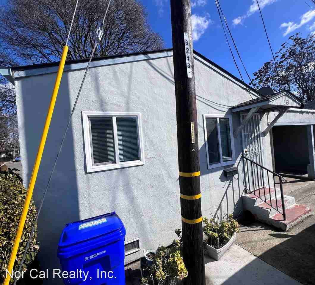 331-353 Smalley Ave