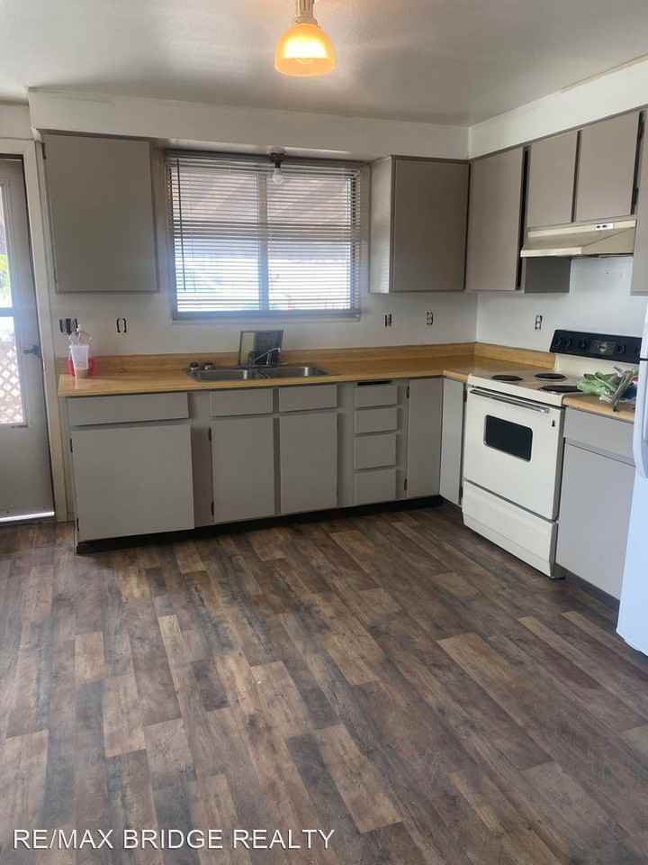 Elm Street - Photo 3 of 6