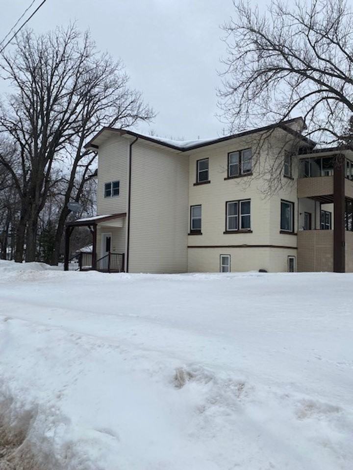 519 1st St SW - Sunshine - Photo 2 of 2