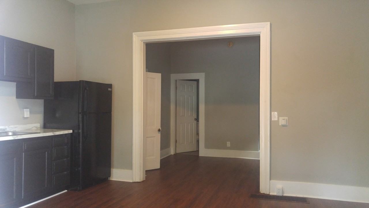The Green Door - Photo 3 of 9