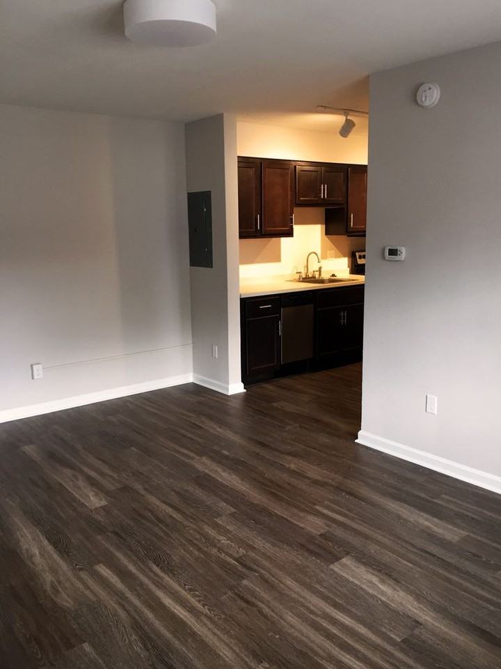 1402 Grandview Dr - Photo 4 of 9