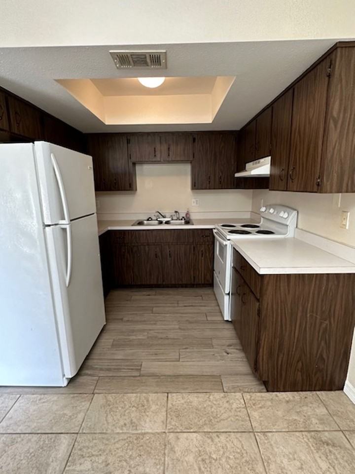 151 Lullwater St Apt A - Photo 7 of 30