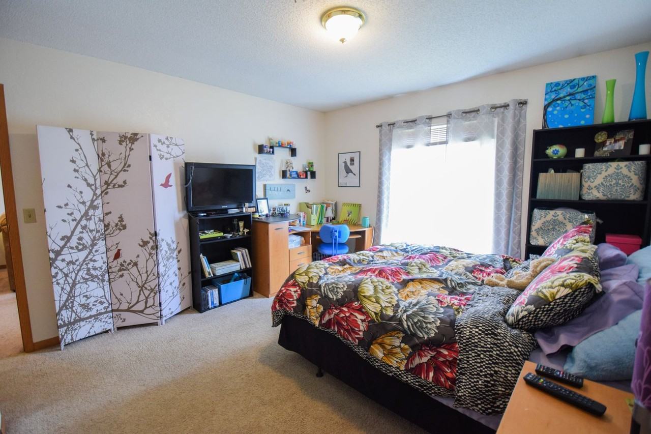 Quads Apartments 100 Bunting Ln, Mankato, MN 56001 Zumper