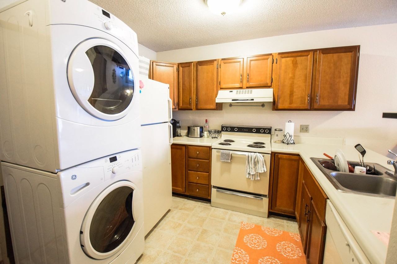 Quads Apartments - Photo 3 of 15