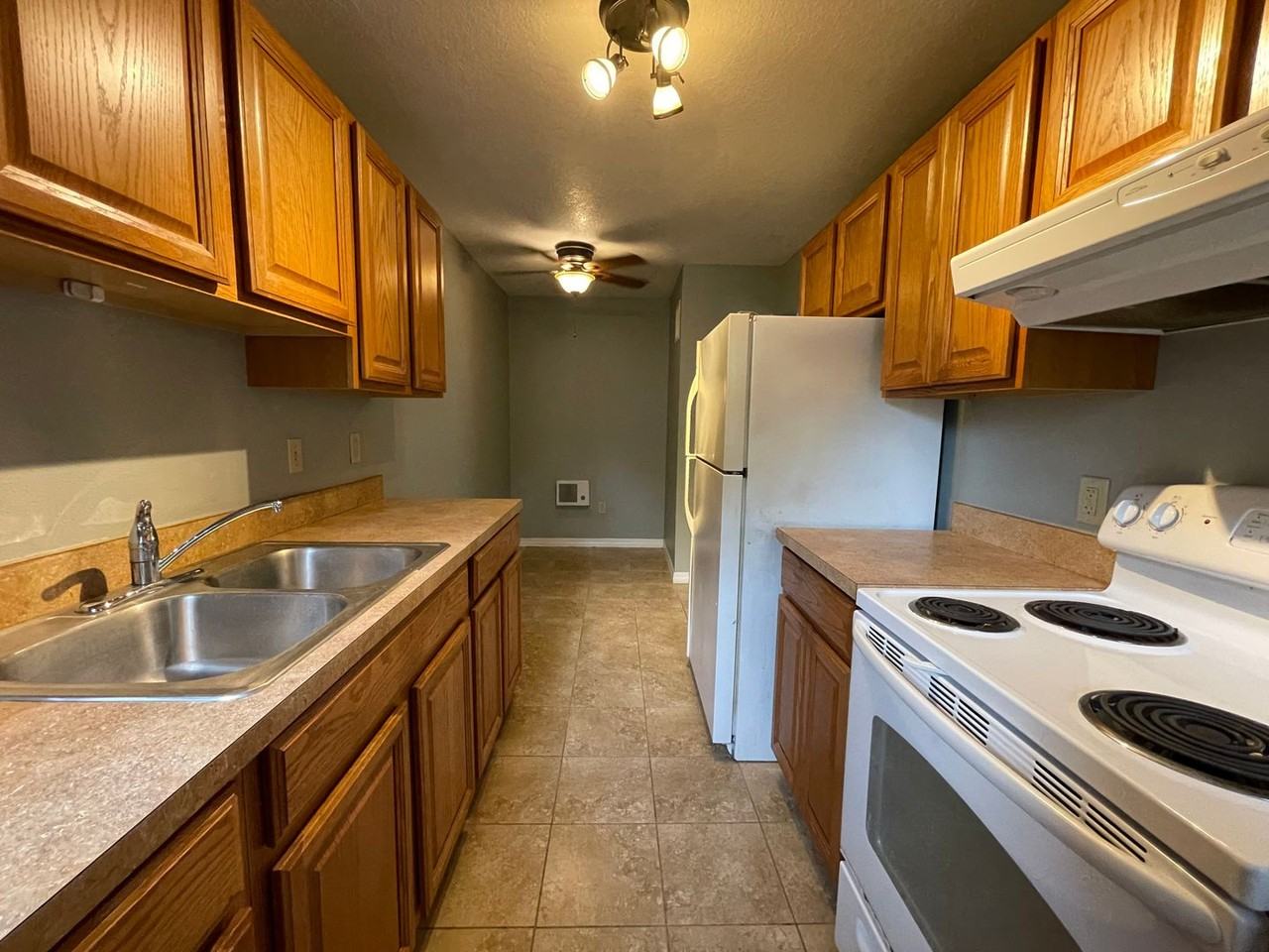Lake Eola Heights Apartments | 1 & 2 Bedroom Apartments in Orlando, FL - Photo 3 of 10