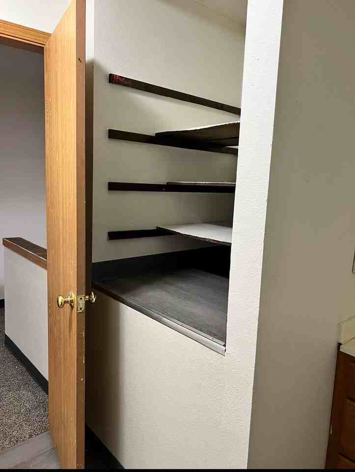 3 Bd Townhome - Photo 7 of 13