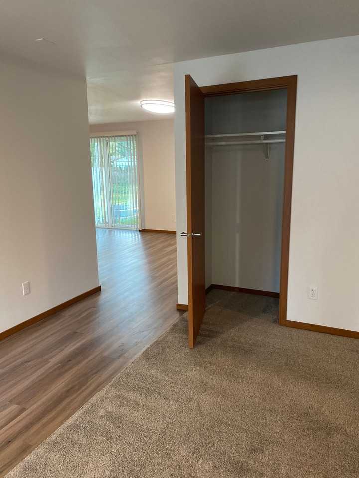 SPANAWAY DUPLEXES Apartments 16001 11th Avenue Ct E, Spanaway, WA