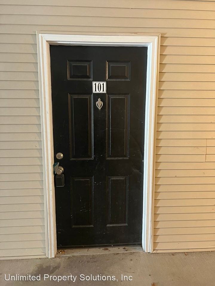 Kerr Crossing - Photo 2 of 13