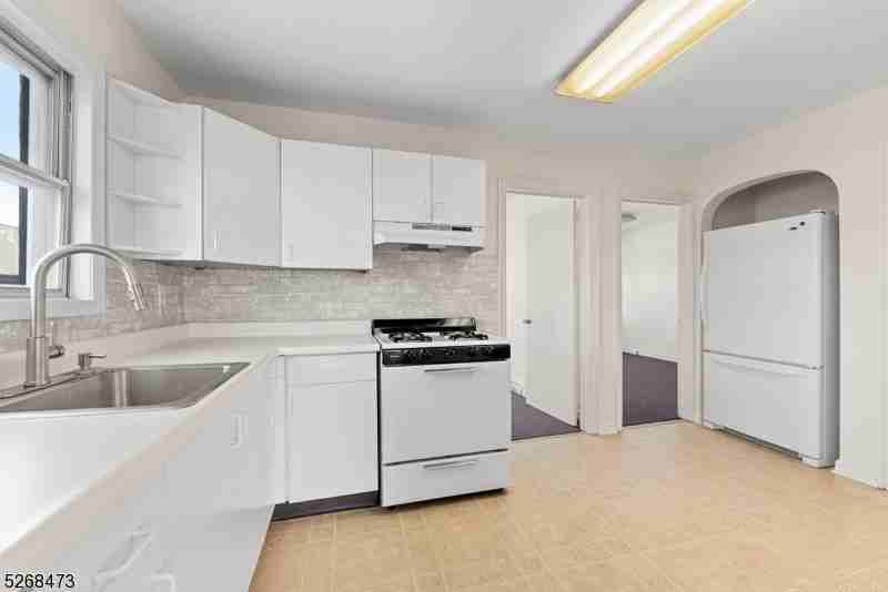 836 Van Houten Ave - Photo 2 of 30