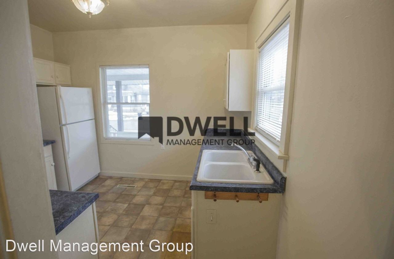 306 10th Ave NE - Photo 2 of 15