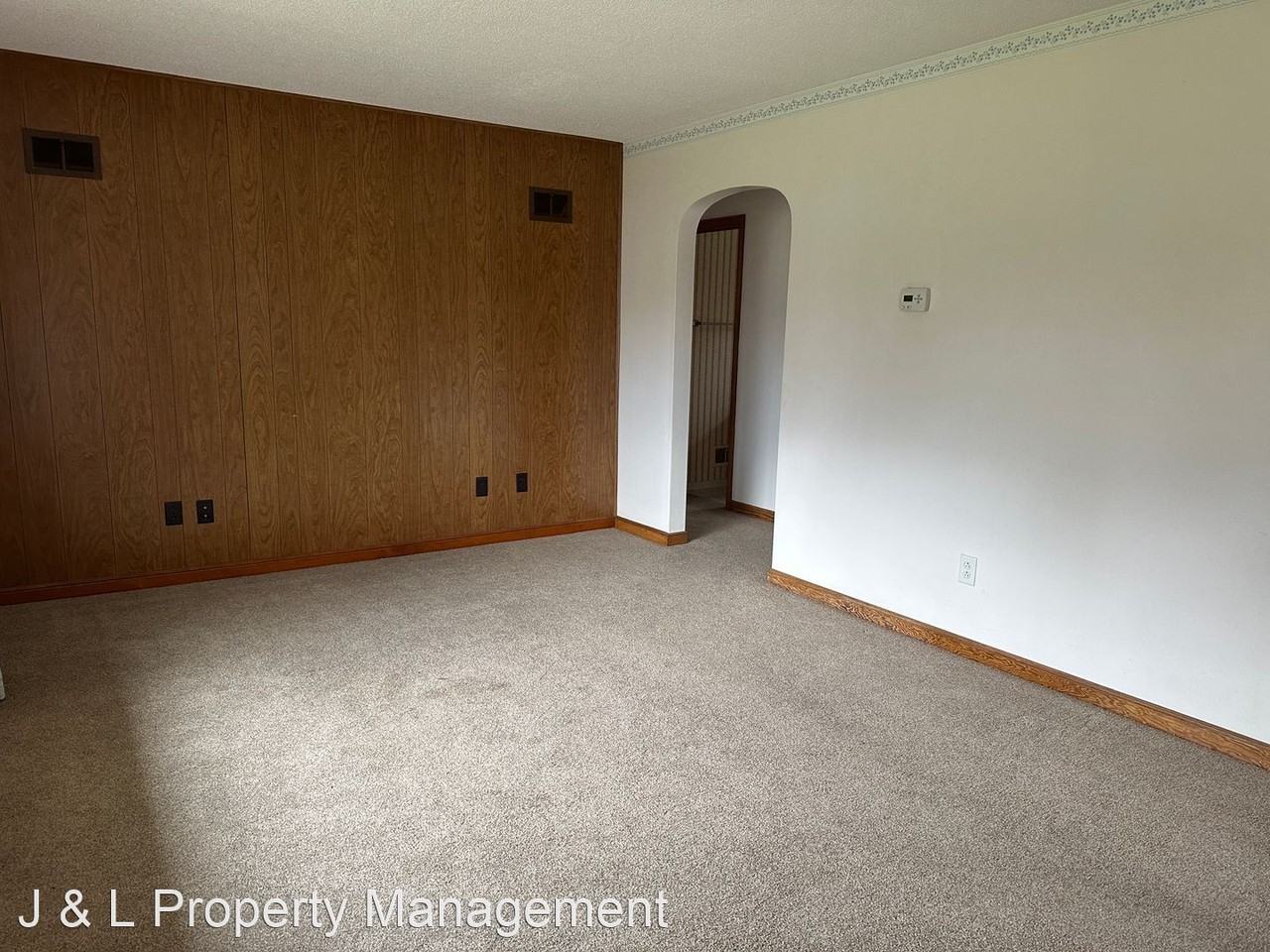 1413 5th St Ne - Photo 2 of 11