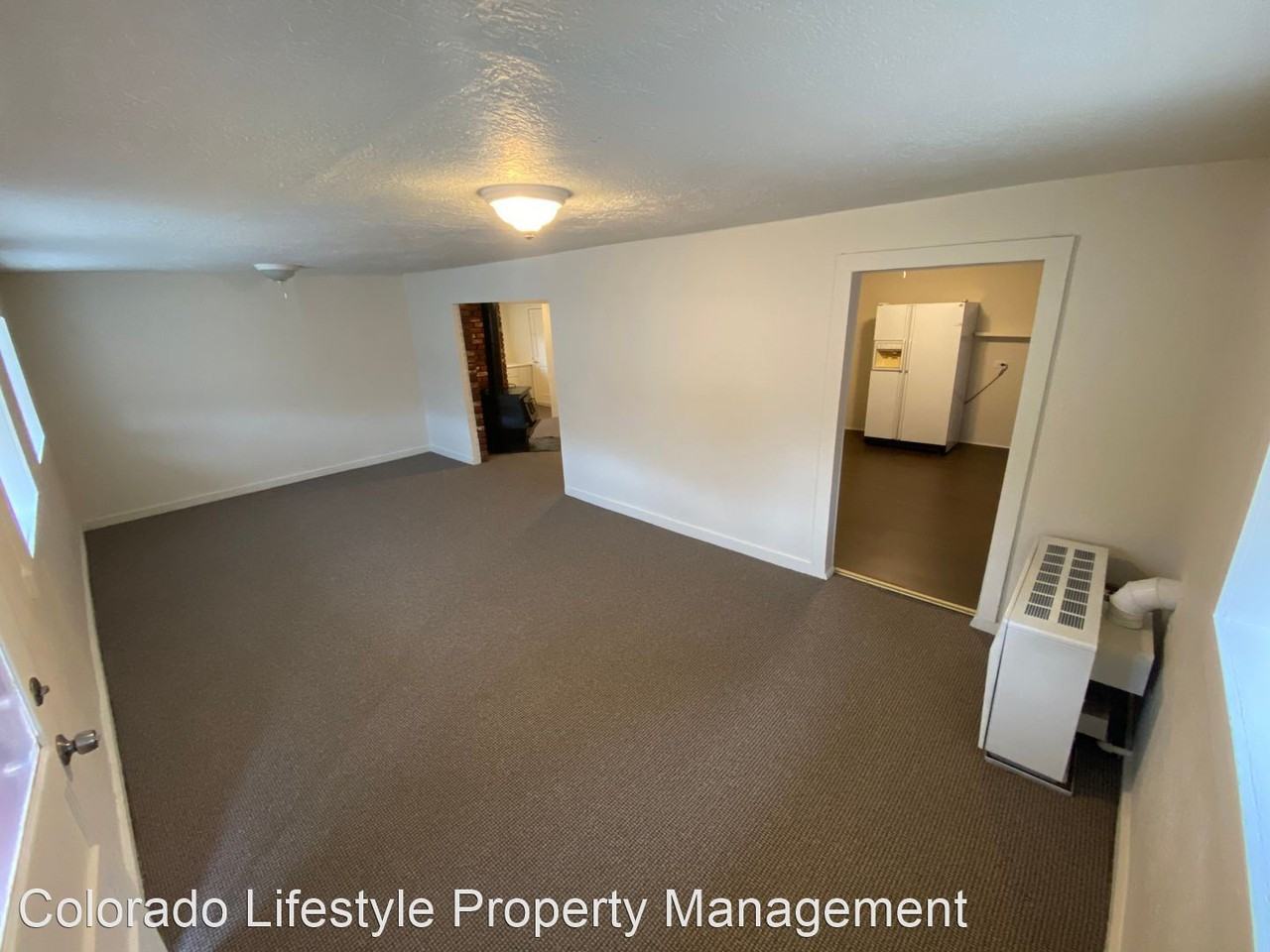 515 E 32nd Street & 1/2 - Photo 3 of 18