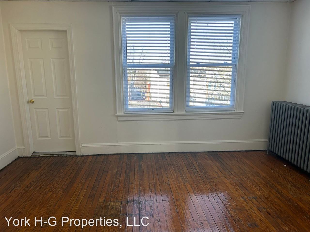 667 W. Market Street - Photo 3 of 7