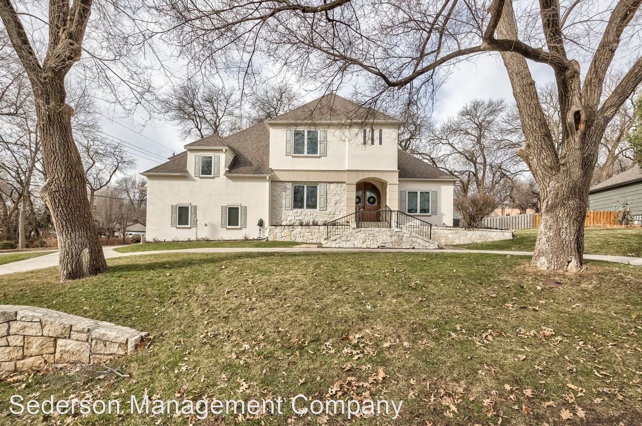 8132 Sagamore Rd - Photo 2 of 33