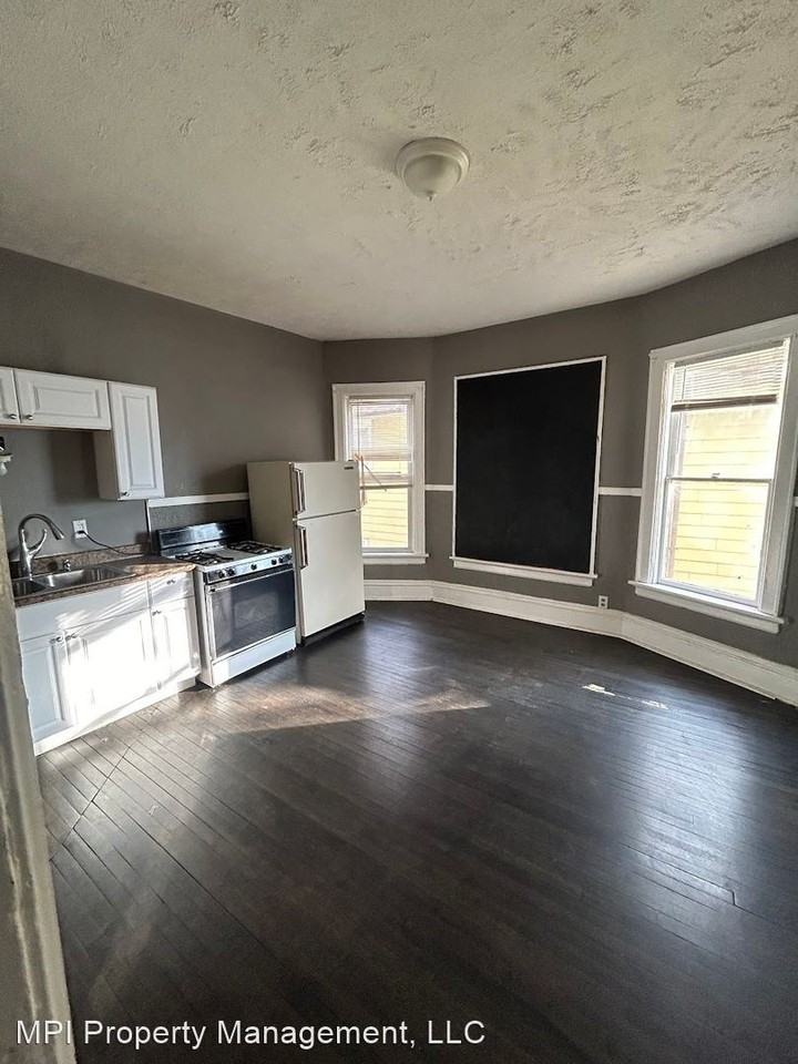 434 N 31ST STREET - Photo 2 of 13