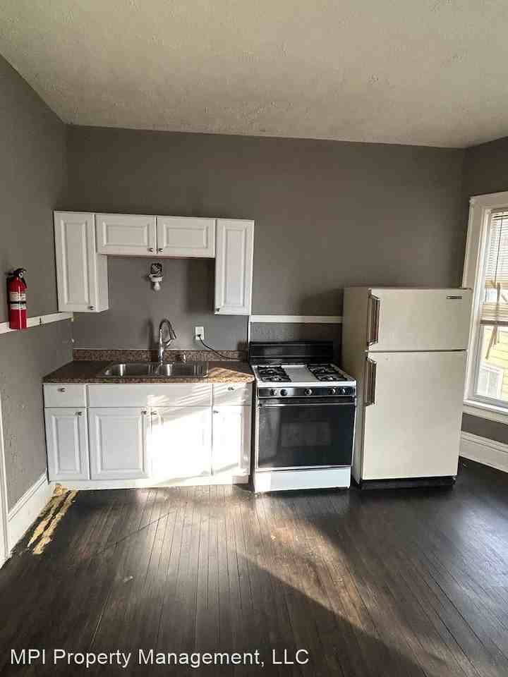 434 N 31ST STREET - Photo 3 of 13