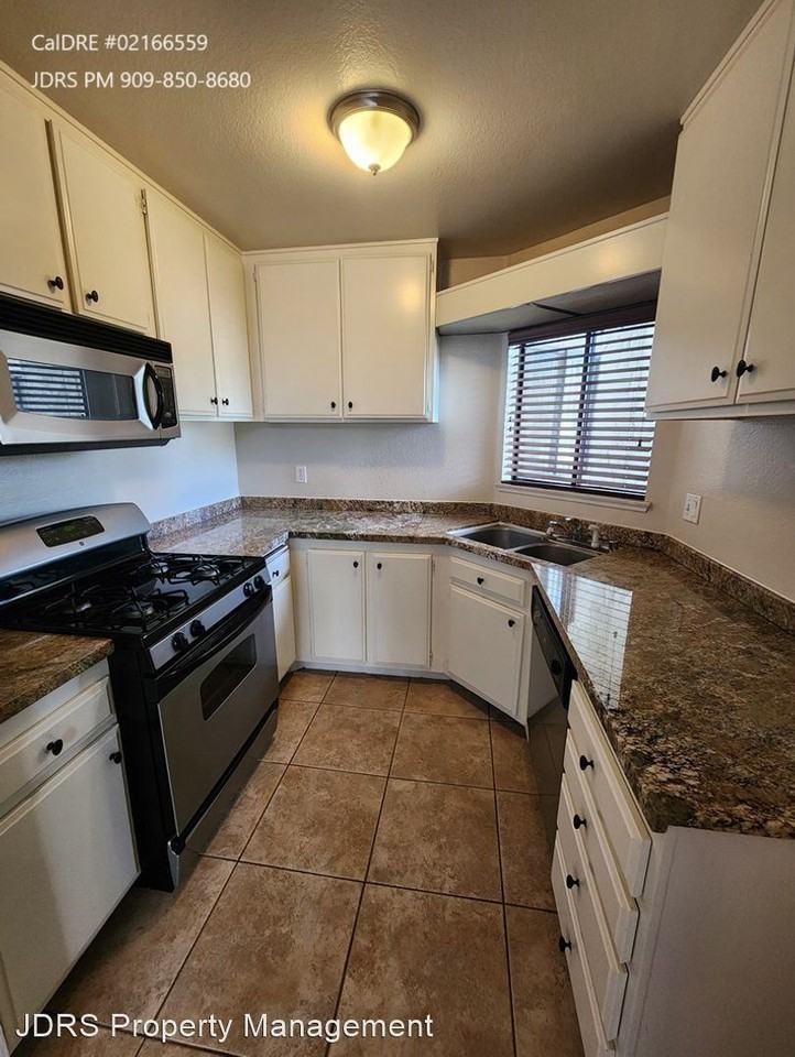 74 Brownfield Ln - Photo 3 of 13