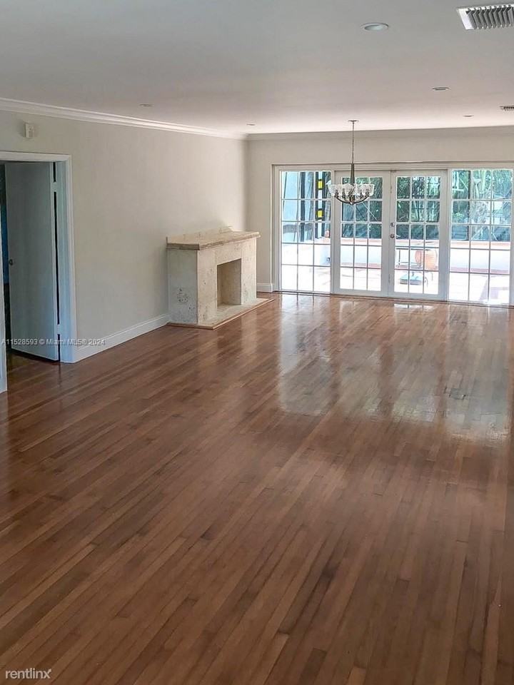300 Malaga Ave - Photo 2 of 20