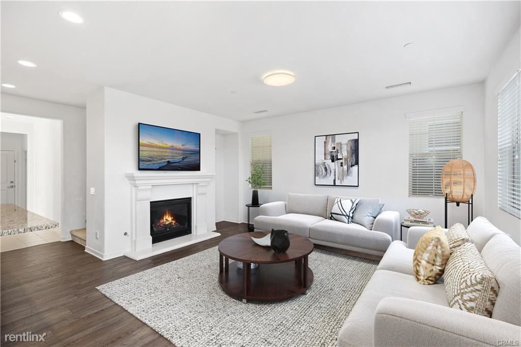 68 Fosco St - Photo 3 of 20
