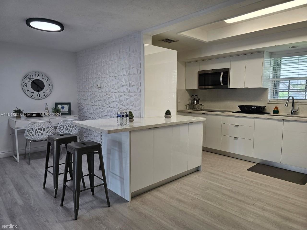 408 Sw 8th Ave #408 - Photo 2 of 22