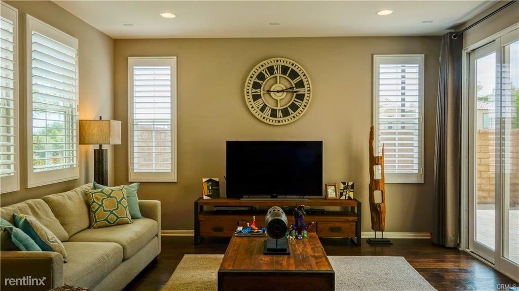 2819 E Pacific Ct - Photo 2 of 20