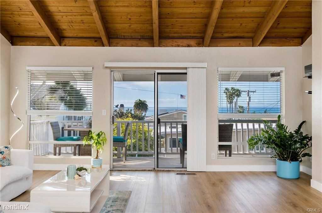 2526 Seaview Ave - Photo 3 of 20