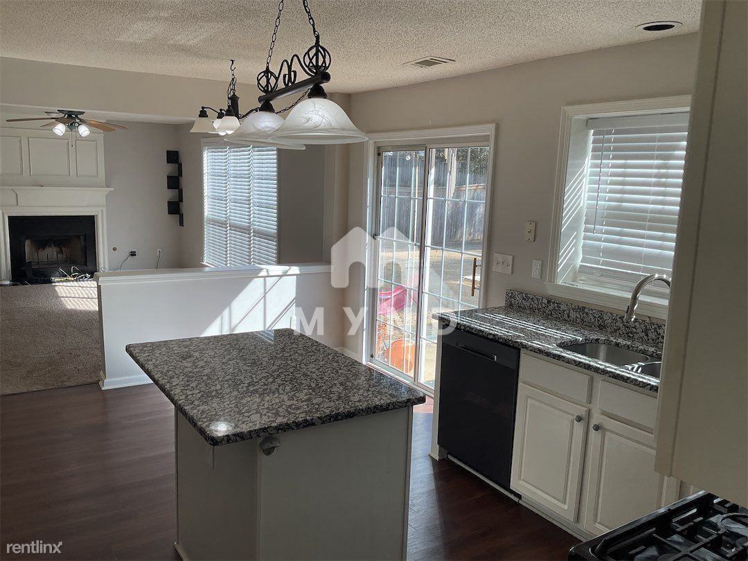 3520 Chastain Glen Ln Ne - Photo 3 of 12