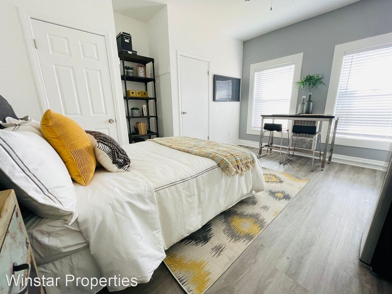 744 Beacon Ave - Photo 3 of 6