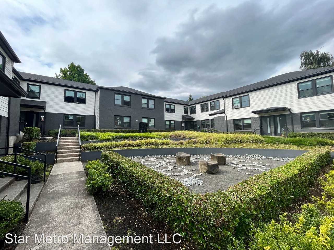 Pacific Court by Star Metro - Photo 2 of 16