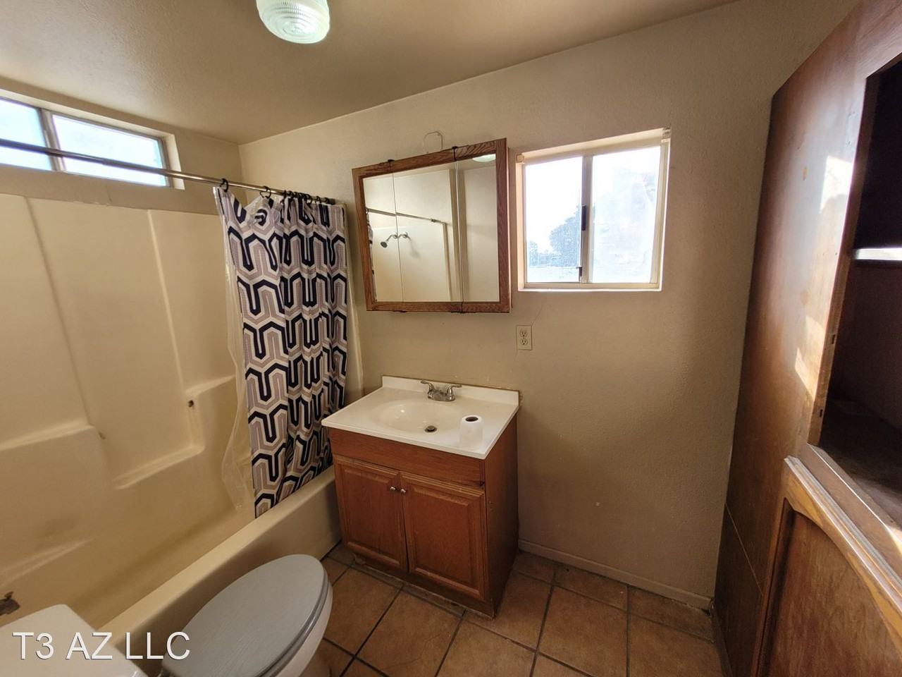 1131 S Ave C - Photo 2 of 4