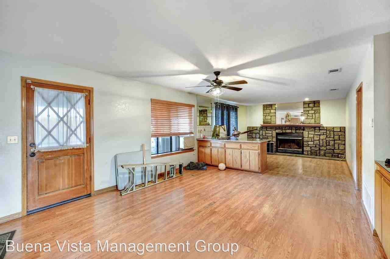 17094 Catalpa St - Photo 3 of 20