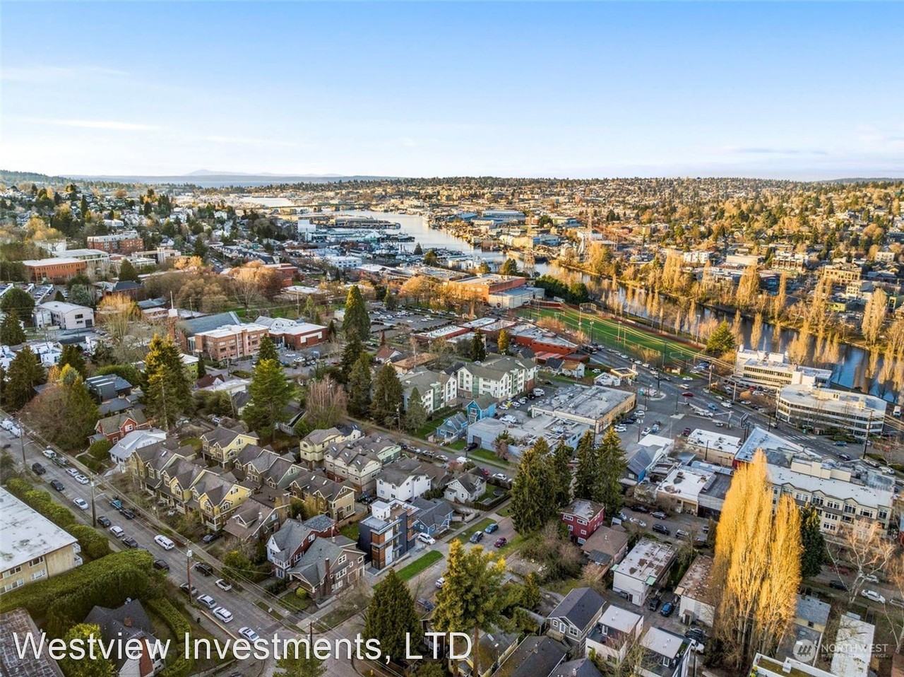 3111 Queen Anne Ave N - Photo 3 of 24