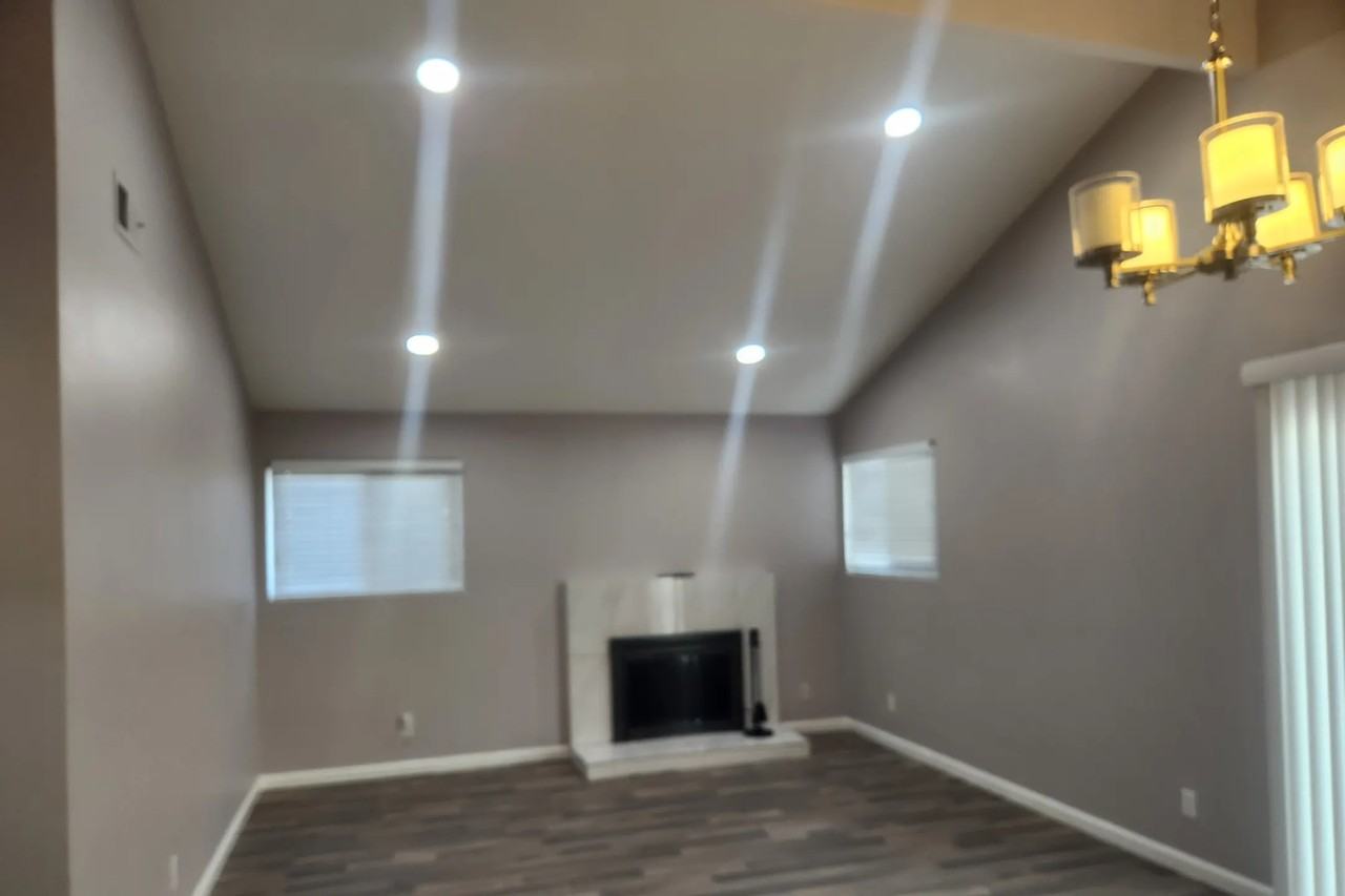 250 Stanislaus Way - Photo 2 of 8