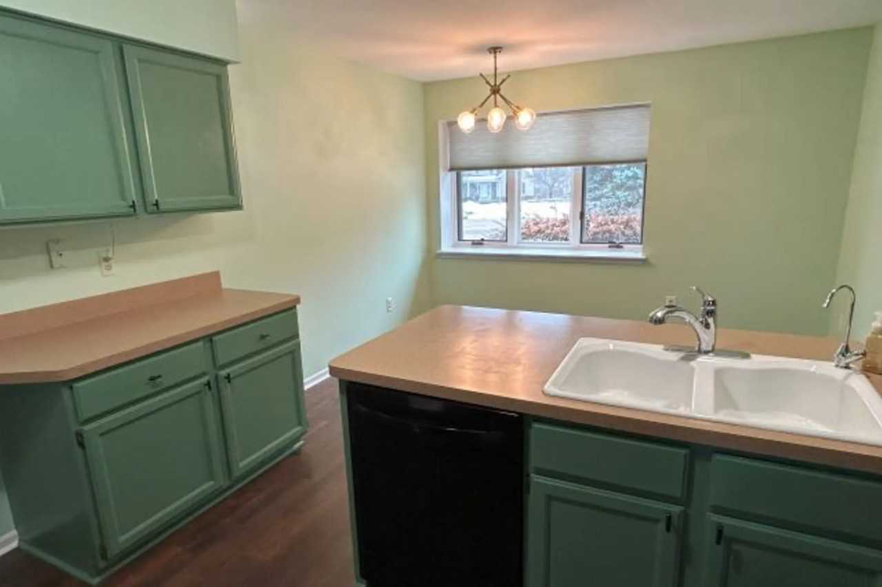 8767 Townsend Dr - Photo 2 of 21