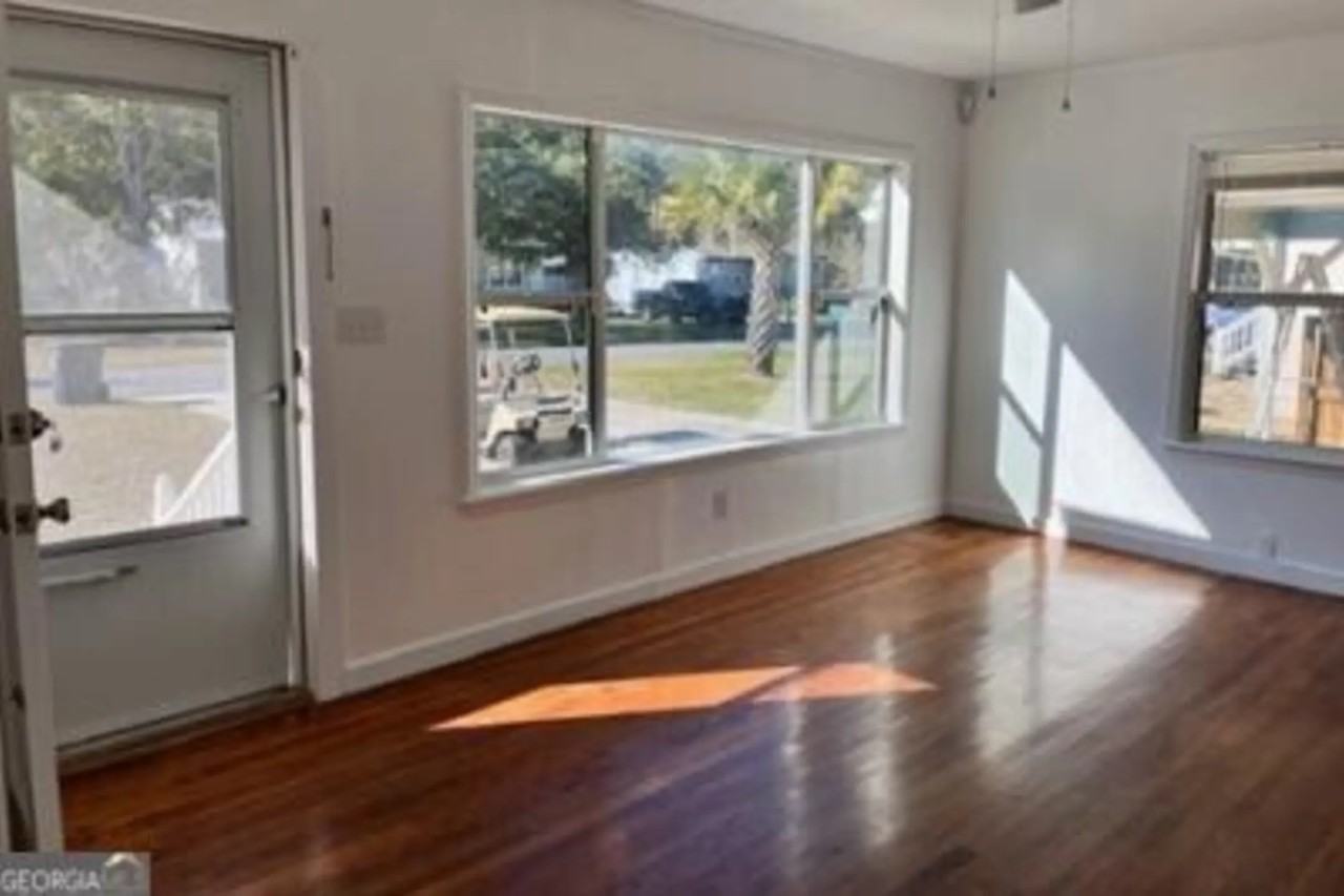 600 Margaret St - Photo 3 of 21