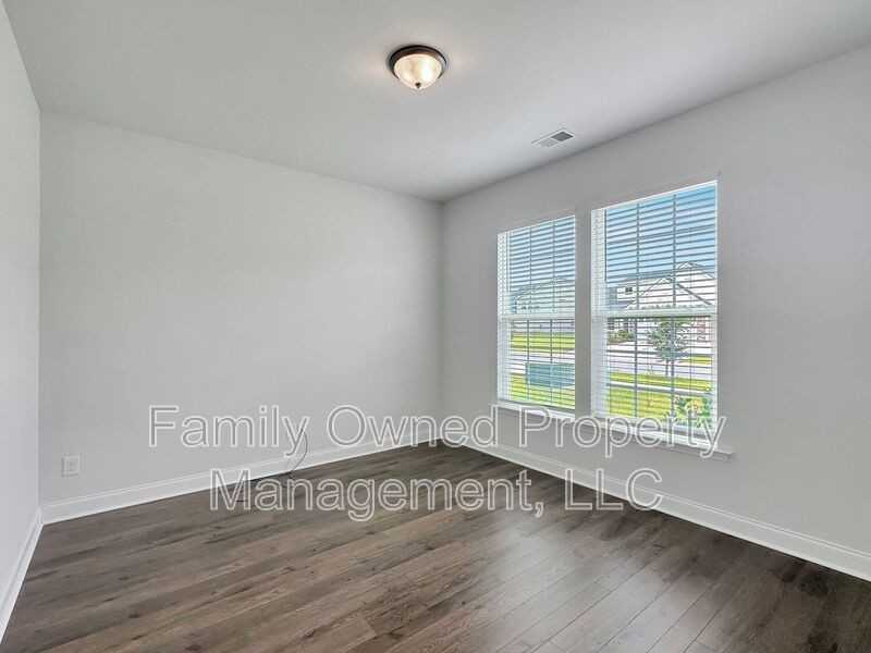 302 Witch Hazel St - Photo 6 of 36