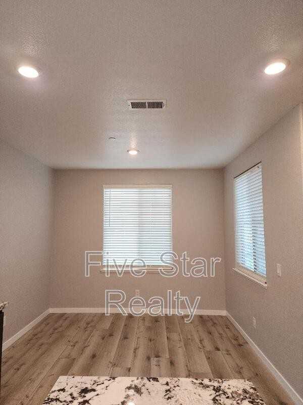 2203 Woodlet St - Photo 4 of 22