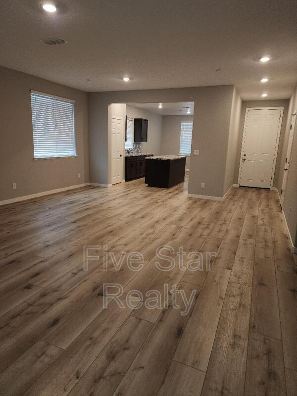 2203 Woodlet St - Photo 7 of 22