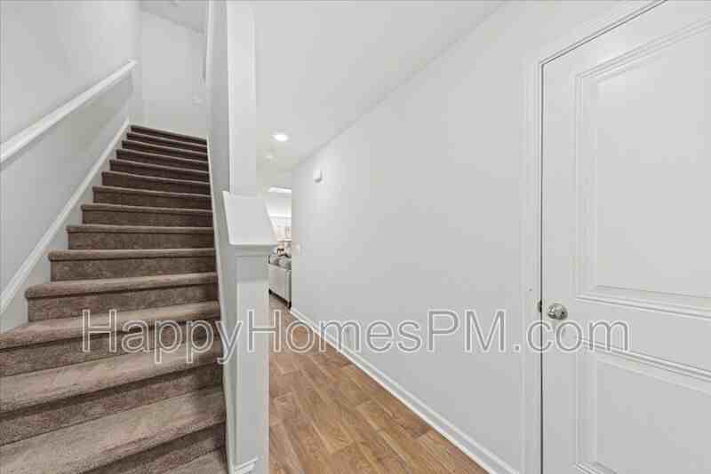 4698 Palm View Cir - Photo 3 of 29