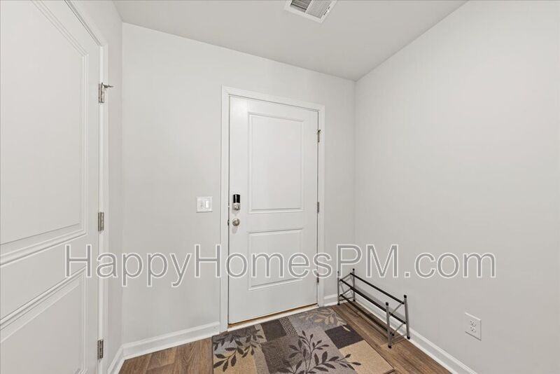 4698 Palm View Cir - Photo 4 of 29