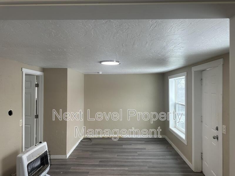 1263 Hwyeast - Photo 3 of 6