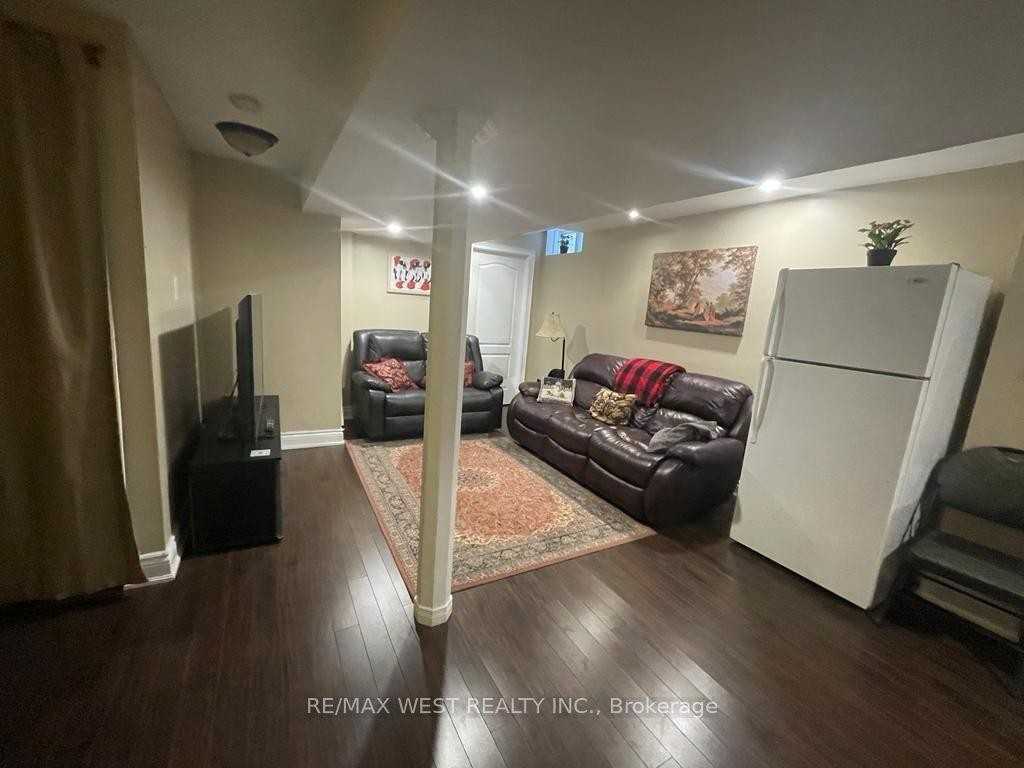 133 Argento Cres #BS - Photo 2 of 18