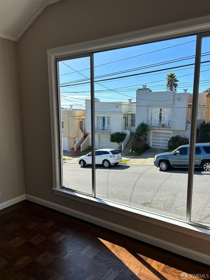 242 Bright St - Photo 2 of 21