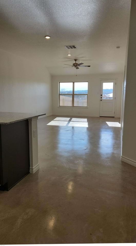 1213 Lehmann - Photo 2 of 10
