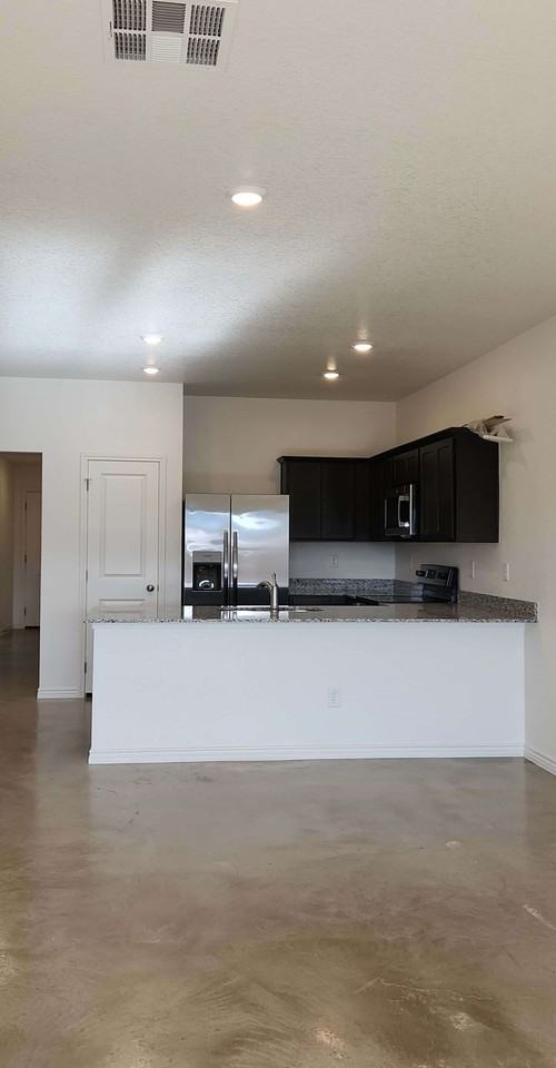 1213 Lehmann - Photo 4 of 10