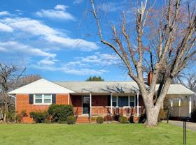 125 Hillcrest Dr - Photo 1 of 1