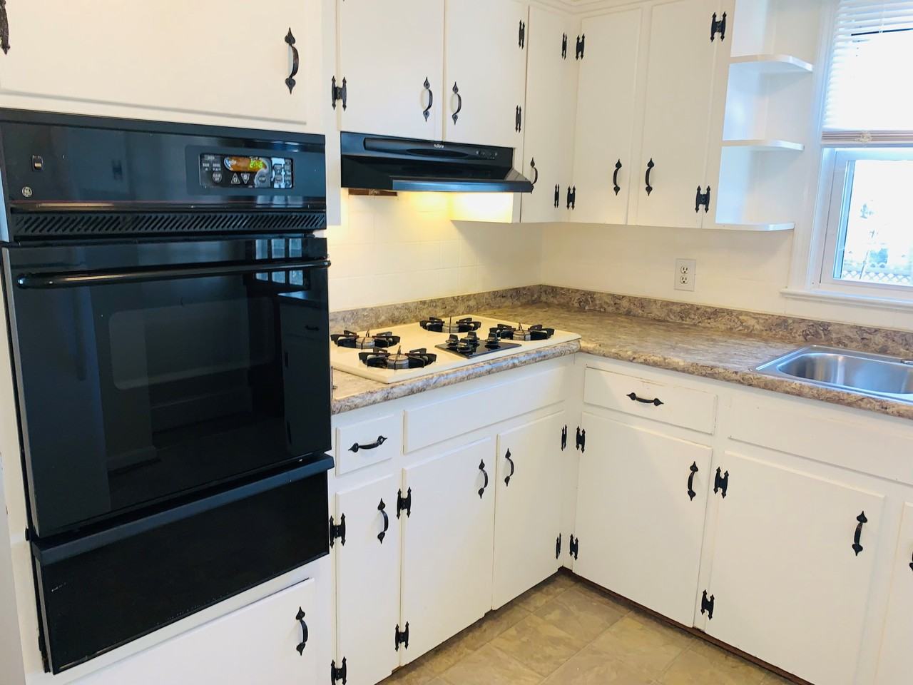 125 Hillcrest Dr - Photo 4 of 10