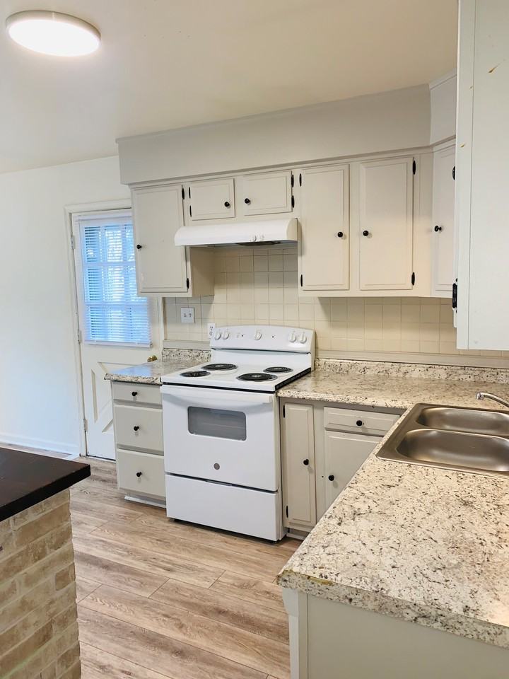 709 Cornell St - Photo 3 of 9