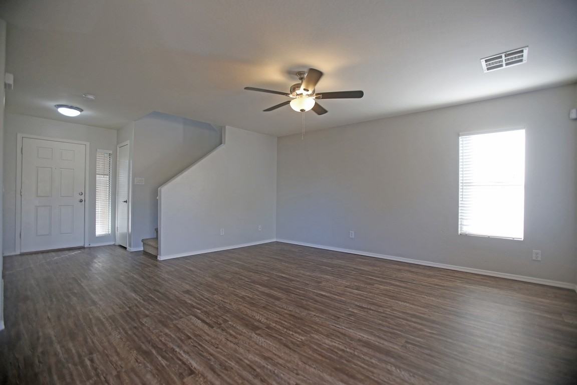 1072 S 166th Dr - Photo 3 of 24