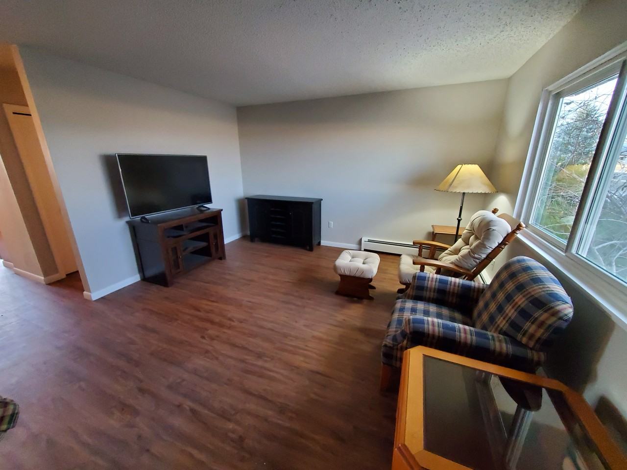 2940 Sheridan Ave - Photo 2 of 13